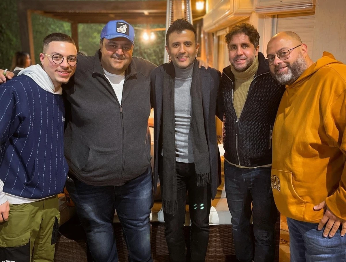 حمزة نمرة في ظهور سابق مع أبطال الجزء الرابع من مسلسل 