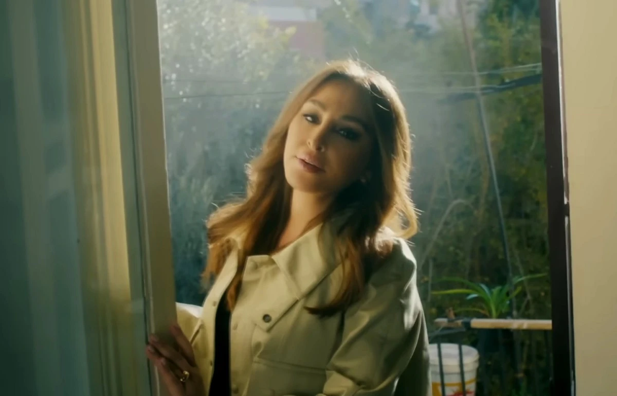 إليسا تكشف لبيلبورد عربية عن أغنيتها القادمة "لعبة الأيام"