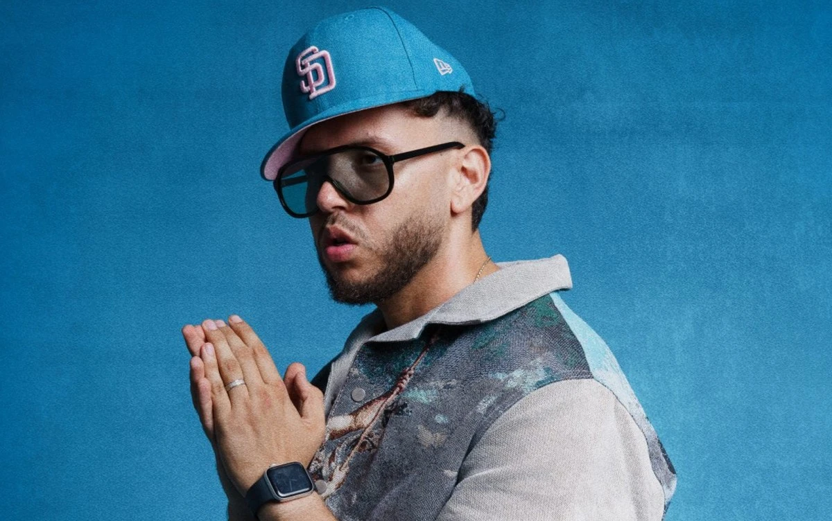 كيف سيكون شعورك إذا شاهدت عملية صناعة أغنية لايف ؟ الرابر رامون يحوّل الاستوديو إلى تجربة تفاعلية، في رحلة صناعة موسيقى الهيب هوب، بالتعاون مع الرابر دادا أمام الجمهور لأول مرة. لمعرفة ، زوروا موقعنا. 