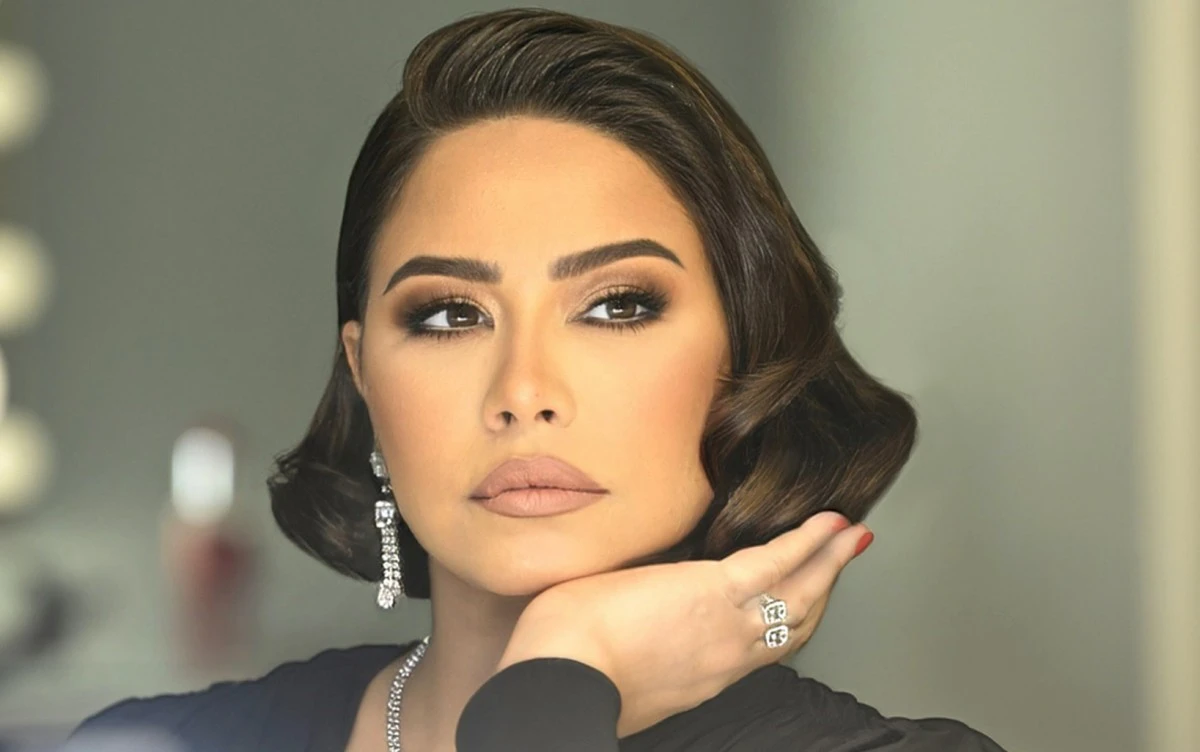 رغم الظروف التي تمرّ بها، تواصل شيرين عبد الوهاب تأكيد مكانتها الفنية، بعد فوزها ليل أمس بجائزة أفضل مغنية في شمال أفريقيا ضمن جوائز AFRIMA 2026، التي أُقيمت في مدينة لاجوس النيجيرية! التفاصيل كاملة على موقعنا 