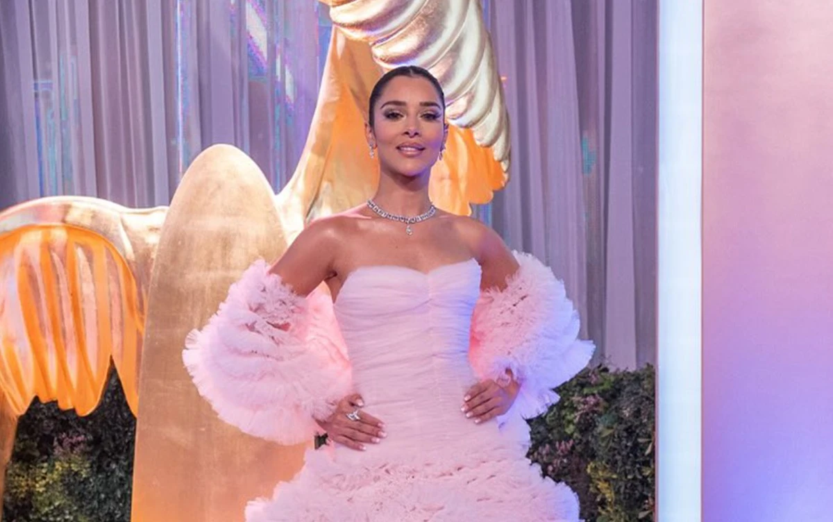 تألقت الفنانة بلقيس فتحي في حفل جوائز صنّاع الترفيه Joy Awards 2026 بإطلالة استثنائية حملت توقيع خبير المظهر سيدريك حداد، الذي كشف عن تفاصيل ورؤيته الفنية وراء هذا الاختيار. تفاصيل إطلالتها حصرياً على موقعنا: 