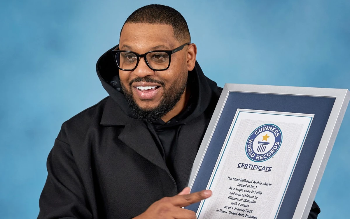 حاز فليبراتشي على رقم قياسي في موسوعة غينيس، بصفته أول فنان عربي يتصدر أربع قوائم في بيلبورد عربية في الوقت نفسه، ومن خلال أغنية واحدة، في إنجاز غير مسبوق على مستوى المشهد الموسيقي العربي.. التفاصيل كاملة عبر موقعنا 