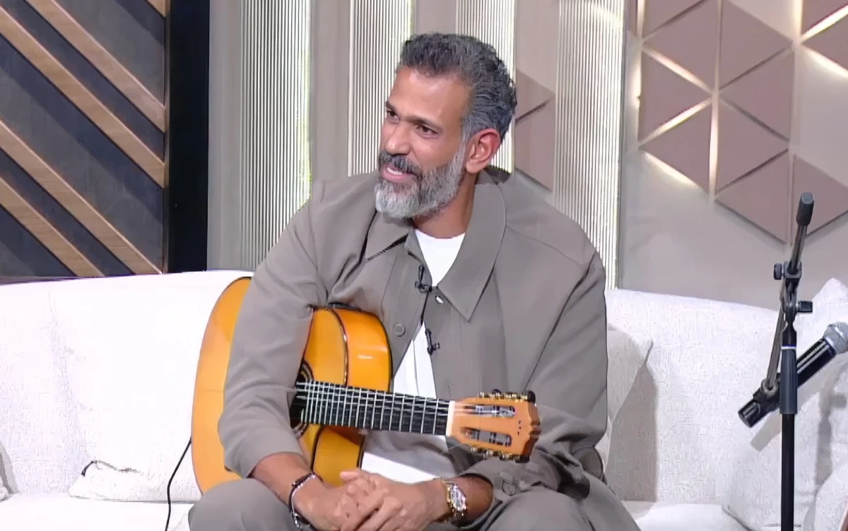 الملحّن إيهاب عبد الواحد يحكي مع لميس الحديدي عن بداياته مع كبار النجوم، وعن الصدف التي صنعت محطات مفصلية في مسيرته. أهم تصريحاته والمزيد من المقابلة على موقعنا 