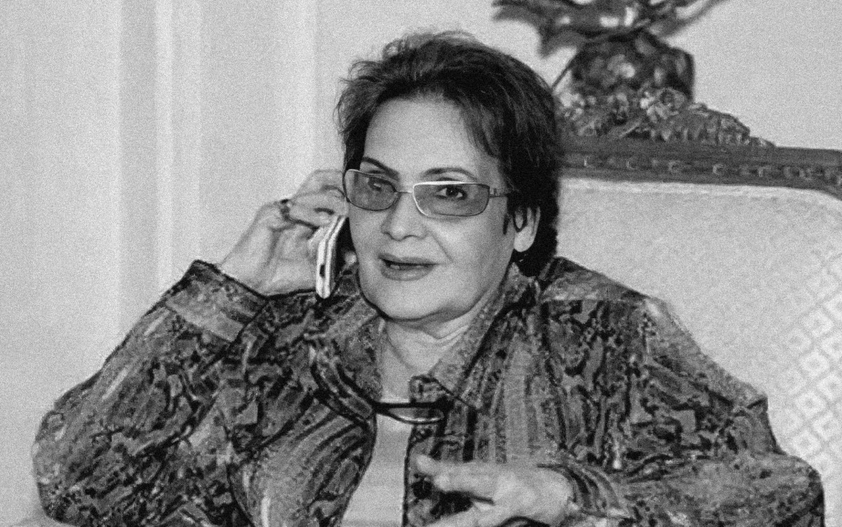 رحلت الشاعرة والكاتبة الصحفية السعودية ثريا قابل، التي اشتهرت بلقب صوت جدة ، بعد مسيرة امتدت لعقود بين القصيدة والكلمة الغنائية التي صنعت ذاكرة الطرب السعودي! اقرأوا المزيد عنها في المقال عبر موقعنا 