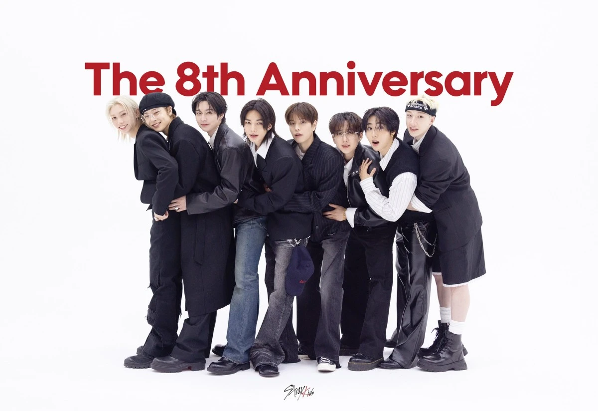 احتفالًا بمرور 8 سنوات على انطلاقتهم، أطلق ستراي كيدز أغنية Star, Light (STAY) كإهداء ورسالة امتنان لجمهورهم المعروف بإسم STAY. التفاصيل كاملة عبر موقعنا 