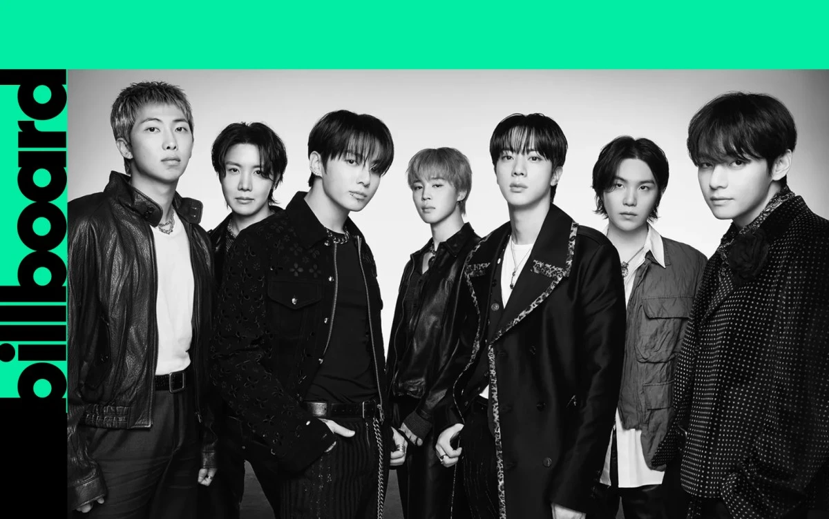عودة أسطورية لـ BTS. ألبوم ARIRANG يتصدر المركز الأول على قائمة Billboard 200، ليحقق للفرقة سابع ألبوم في الصدارة خلال مسيرتها. التفاصيل عبر موقعنا 