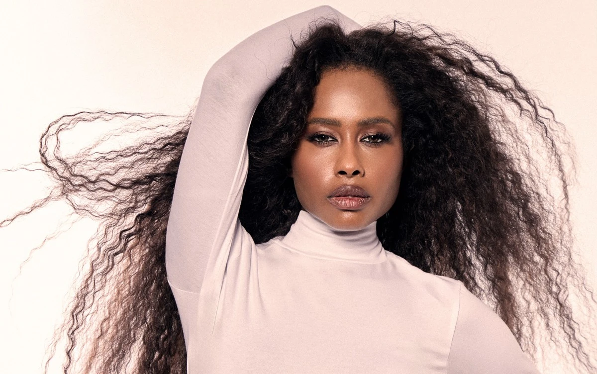 داليا مبارك على غلاف بيلبورد