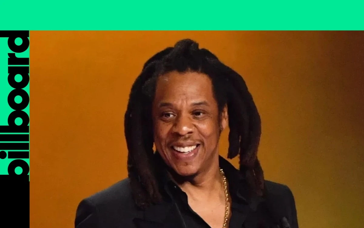 اختارت مجلّة نيويورك تايمز جاي زي ضمن قائمة لأعظم كتّاب الأغاني الأحياء، وفي مقابلة نادرة يكشف مغني الراب أسرار رحلته ونظرته للراب اليوم. تابعوا تفاصيل المقابلة عبر موقعنا 